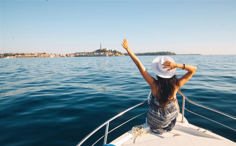 Blaue Reise - 6 Inseln auf einer Reise ©lechatnoir/istock